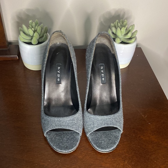 Hype Wool Heels - Picture 6 of 7